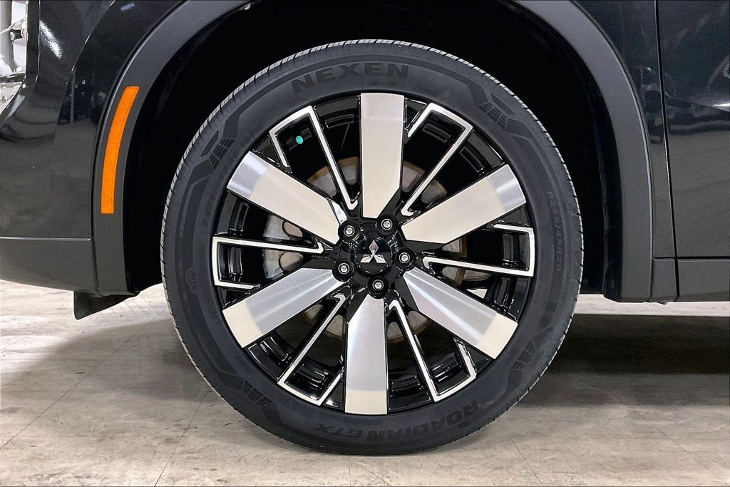 Used 2025 Mitsubishi Outlander SE AWD/4WD image 9