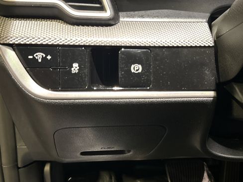Used 2025 Kia Sportage LX FWD image 34
