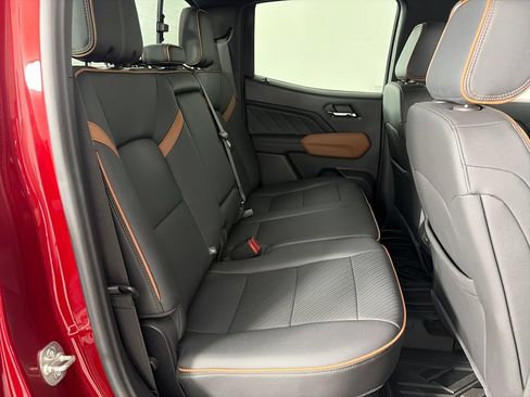 Used 2025 GMC Canyon AT4 w/ Technology Plus Package AWD/4WD image 28