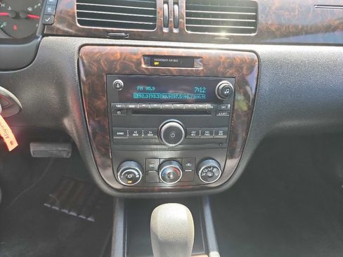 Used 2014 Chevrolet Impala Limited LS FWD image 19