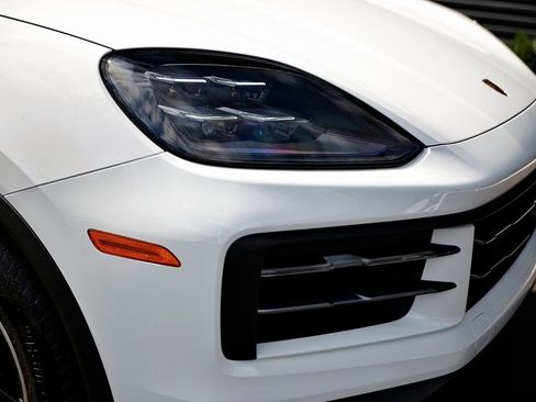 Certified 2026 Porsche Cayenne E-Hybrid AWD/4WD image 18