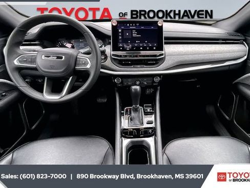 Used 2024 Jeep Compass Latitude image 13