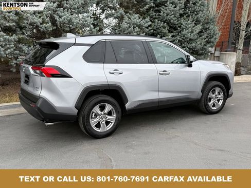Used 2025 Toyota RAV4 XLE AWD/4WD image 9