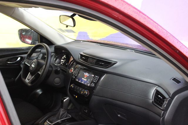 Used 2019 Nissan Rogue SV AWD/4WD image 12