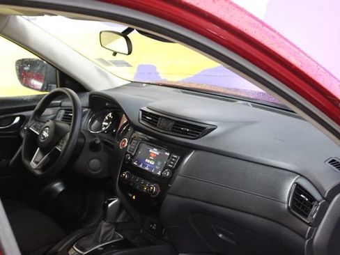 Used 2019 Nissan Rogue SV AWD/4WD image 12