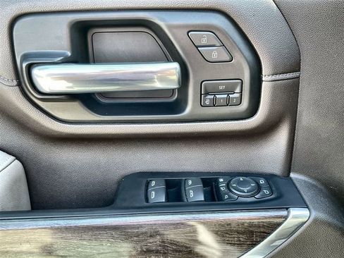 Certified 2021 Chevrolet Silverado 2500 LTZ w/ LTZ Premium Package image 24