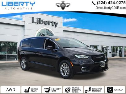 Used 2024 Chrysler Pacifica Touring-L