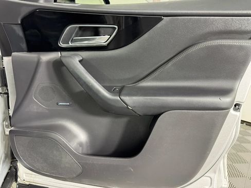 Used 2017 Jaguar F-PACE Premium AWD/4WD image 40