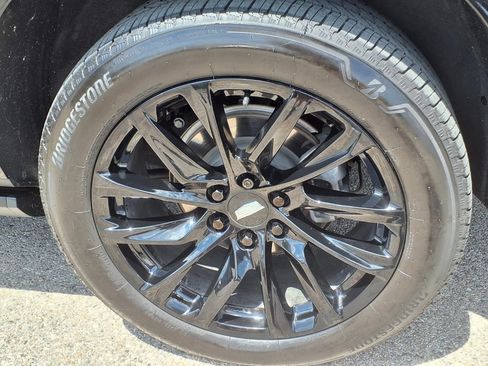 Used 2024 Cadillac Escalade ESV Sport Platinum w/ LPO, ONYX Package AWD/4WD image 8