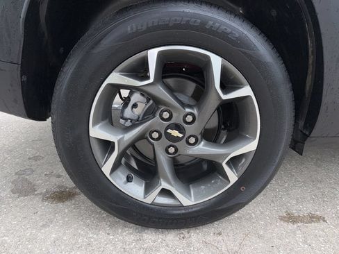 Used 2024 Chevrolet Trax LT w/ LT Convenience Package FWD image 40