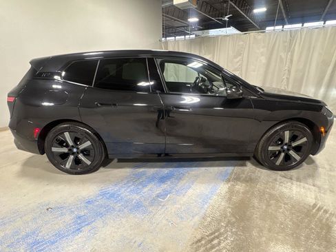 Used 2024 BMW iX xDrive50 w/ Premium Package AWD/4WD image 16