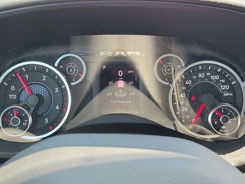 New 2026 RAM 2500 Big Horn AWD/4WD image 16