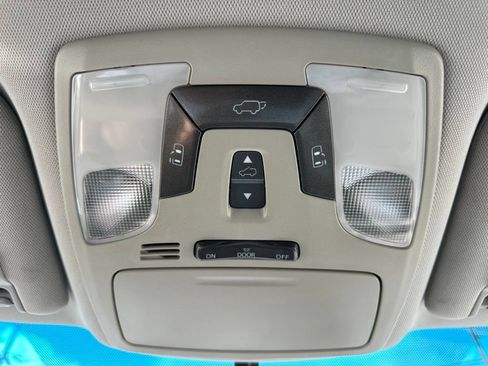Used 2017 Toyota Sienna XLE w/ XLE Navigation Package FWD image 41