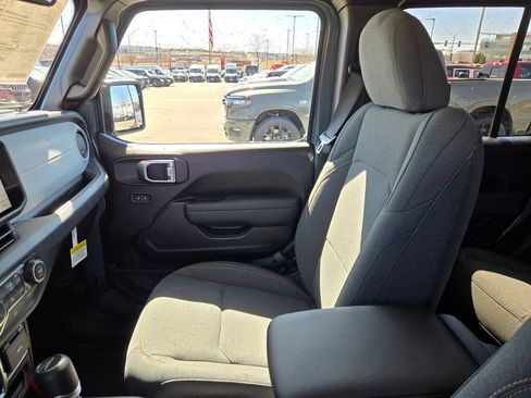 New 2026 Jeep Gladiator Sport AWD/4WD image 23