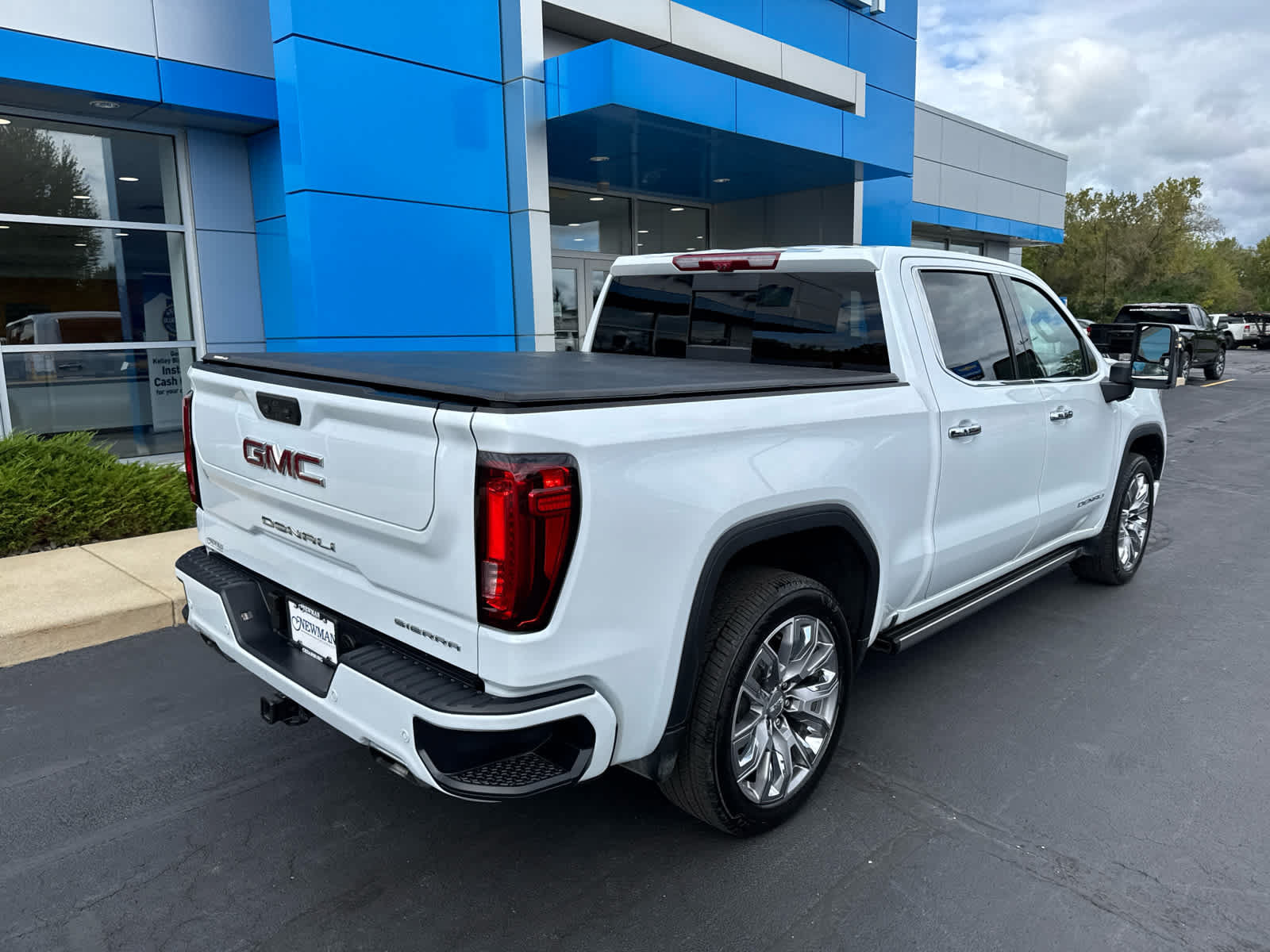 Used 2026 GMC Sierra 1500 Denali w/ Denali Reserve Package AWD/4WD image 8