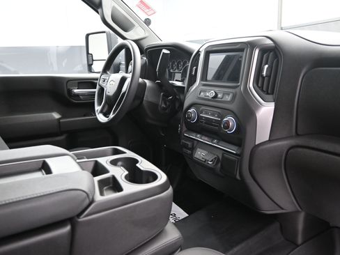 Used 2025 Chevrolet Silverado 2500 W/T image 29