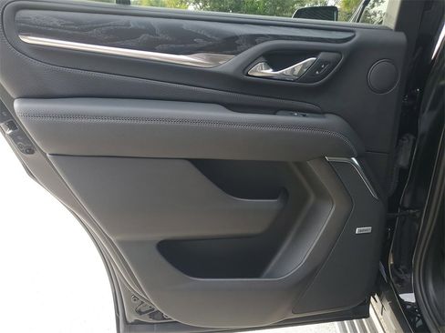 Used 2024 GMC Yukon Denali w/ Denali Reserve Package image 19