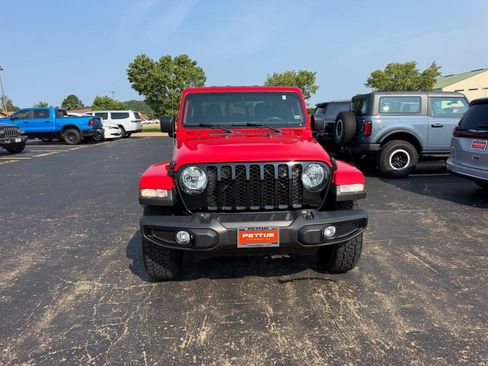 Used 2021 Jeep Gladiator Sport AWD/4WD image 8