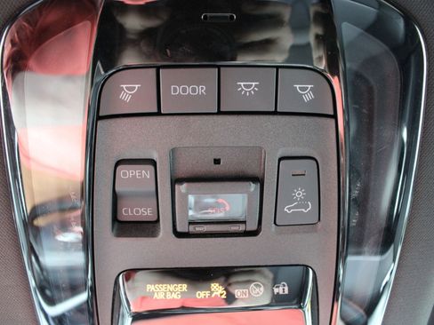 Used 2023 Toyota Venza Nightshade AWD/4WD image 46