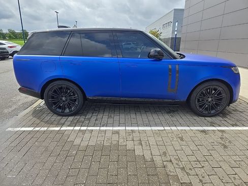 Used 2025 Land Rover Range Rover SE AWD/4WD image 4