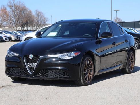 Used 2020 Alfa Romeo Giulia Base AWD 4dr Sedan w/ Cold Weather Package image 6