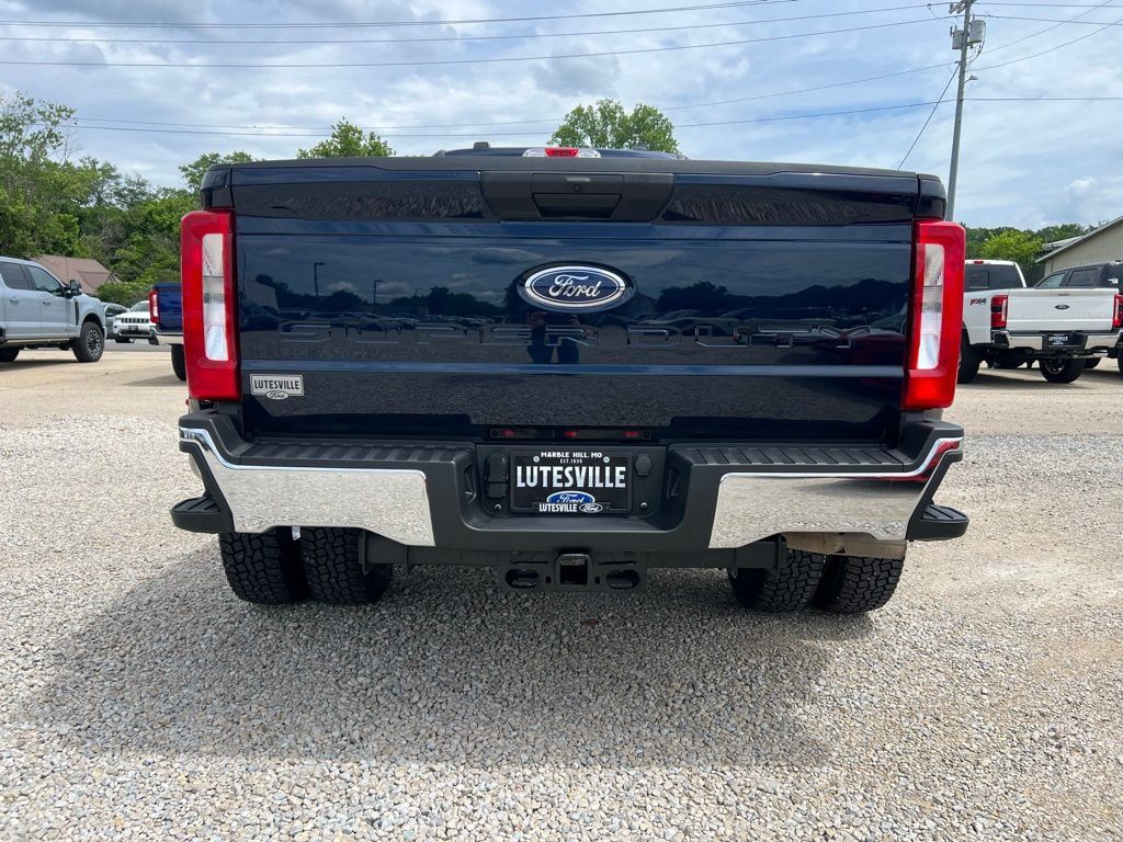 Used 2024 Ford F350 XL AWD/4WD image 7