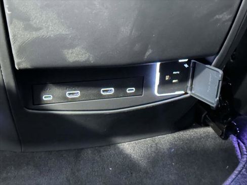 Used 2025 Cadillac Escalade ESV Sport image 18