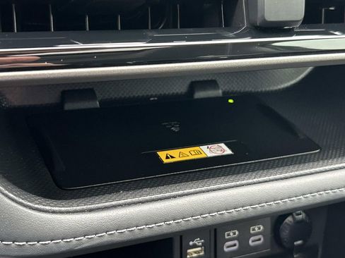 Used 2023 Toyota Highlander XLE FWD image 29