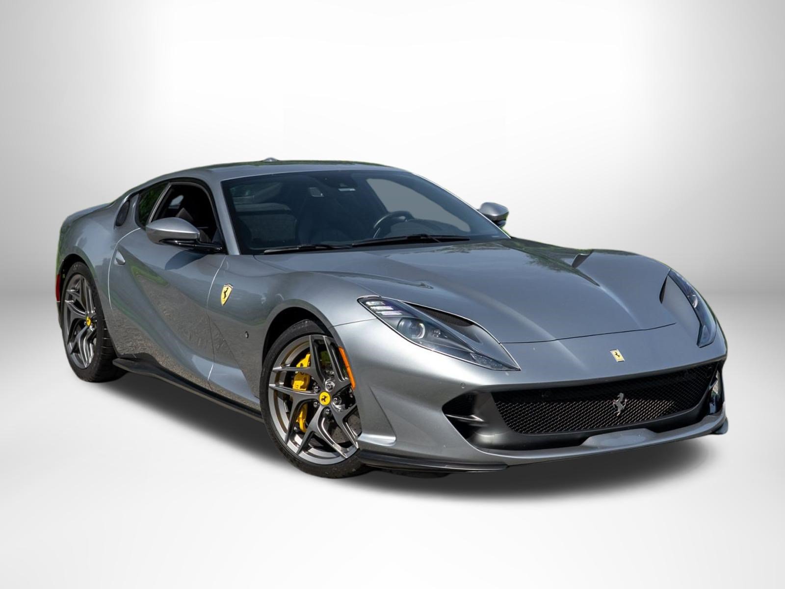 Used 2020 Ferrari 812 Superfast RWD image 1