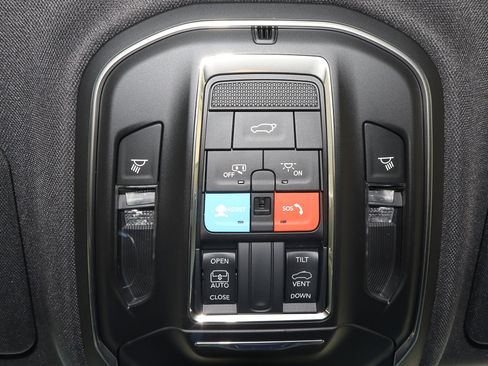 New 2025 Jeep Grand Cherokee L Altitude image 29