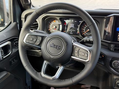 New 2026 Jeep Wrangler Unlimited Sahara AWD/4WD image 9