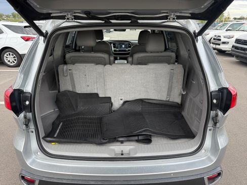 Used 2018 Toyota Highlander Limited Platinum AWD/4WD image 32