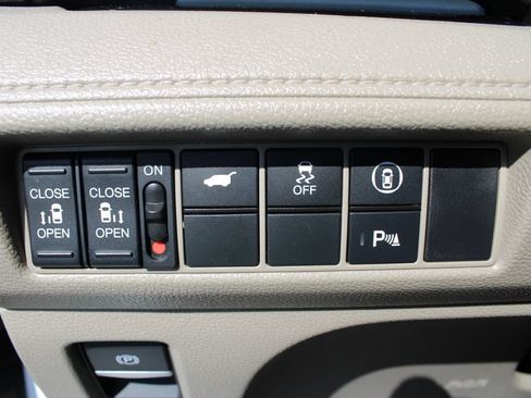 Used 2023 Honda Odyssey Elite image 25