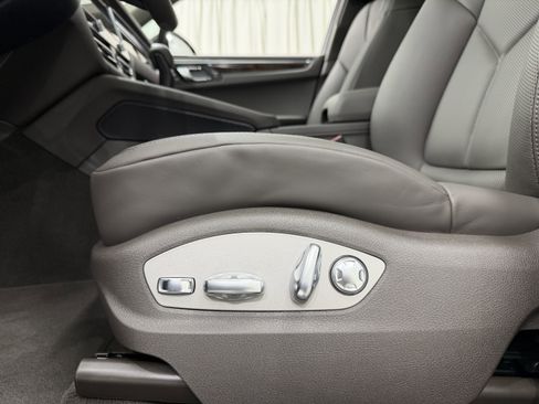 New 2026 Porsche Macan image 32
