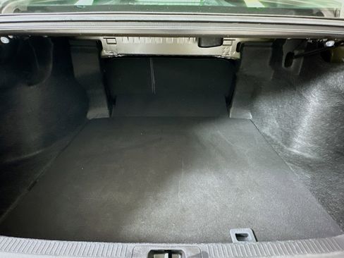 Used 2019 Toyota Camry SE image 30