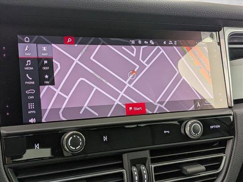 Certified 2025 Porsche Macan Turbo image 17