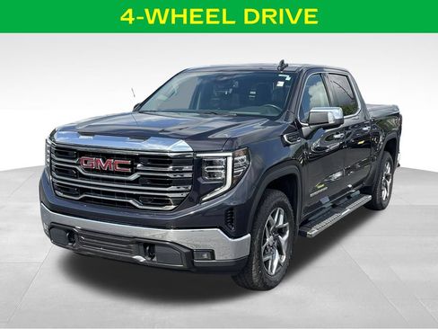 Used 2022 GMC Sierra 1500 SLT AWD/4WD image 4