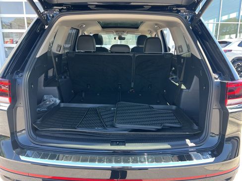 Certified 2025 Volkswagen Atlas SEL Premium R-Line AWD/4WD image 37