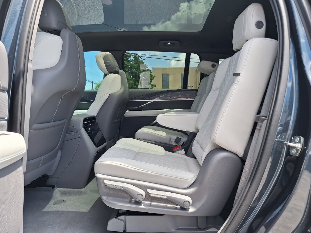 New 2026 Cadillac Escalade IQ Sport 1 w/ LPO, ONYX Package AWD/4WD image 13