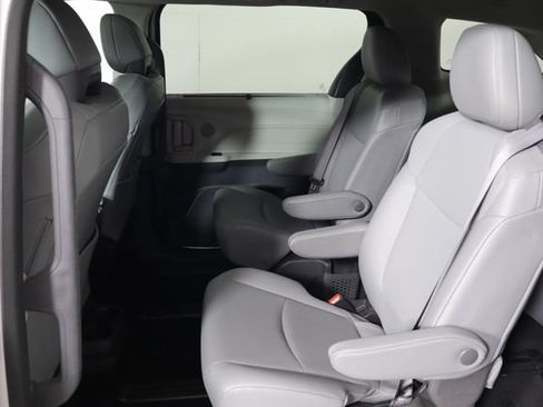 Used 2024 Toyota Sienna XLE AWD/4WD image 16