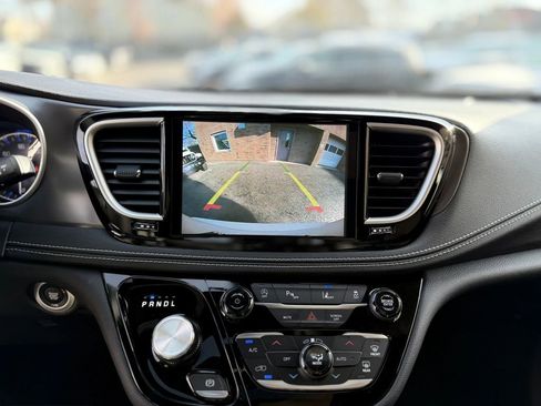 New 2026 Chrysler Pacifica Select image 33