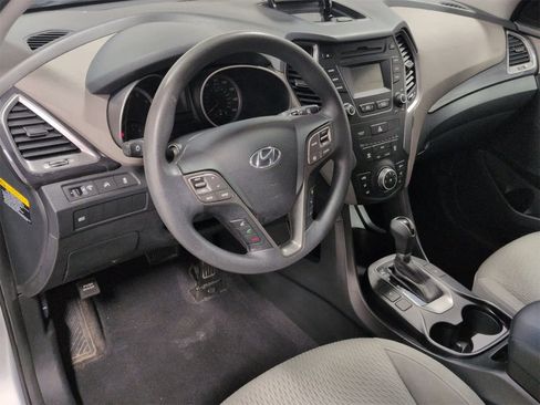 Used 2015 Hyundai Santa Fe GLS image 10