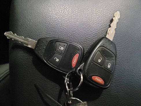 Used 2018 Jeep Wrangler Unlimited Sport S AWD/4WD image 32