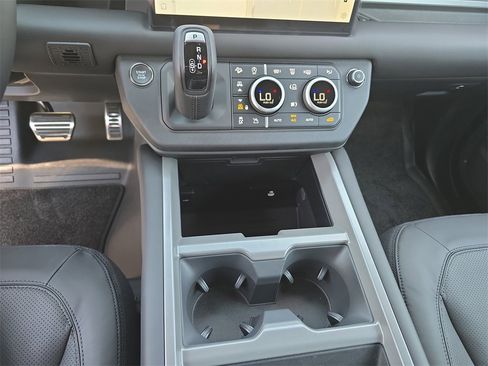 New 2025 Land Rover Defender 110 V8 image 24