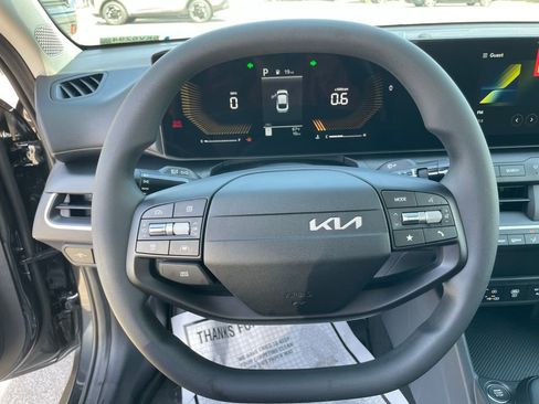 New 2026 Kia K4 FWD image 13