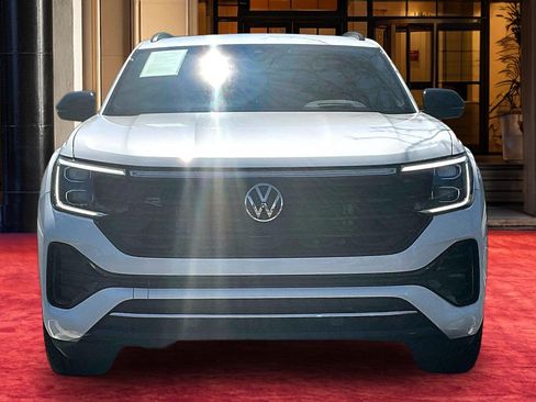 Used 2025 Volkswagen Atlas Cross Sport SEL R-Line AWD/4WD image 3