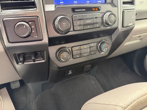 Used 2022 Ford F350 XLT AWD/4WD image 20