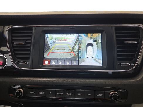 Used 2021 Kia Sedona SX FWD image 17