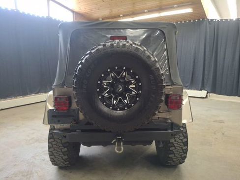 Used 2003 Jeep Wrangler Sahara AWD/4WD image 4