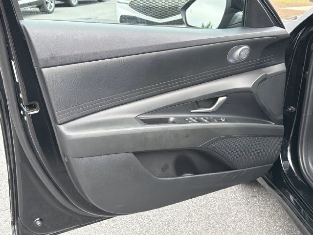 Certified 2023 Hyundai Elantra SEL FWD image 12